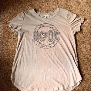 AC/DC Maurice’s top